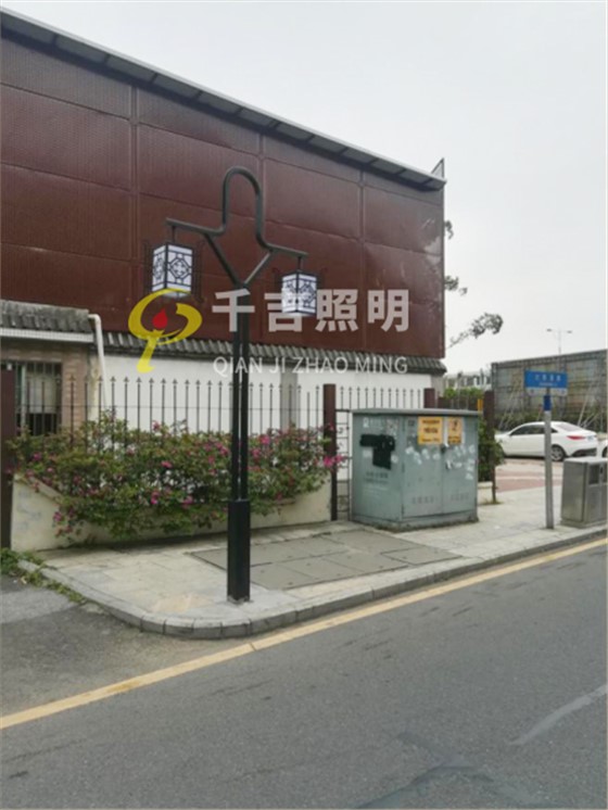 深度解析市政景觀路燈的優(yōu)點(diǎn)及缺點(diǎn)